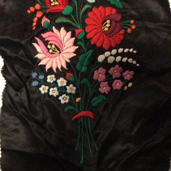 Black cloth with hand stitched flowers - Picture 3 of 10